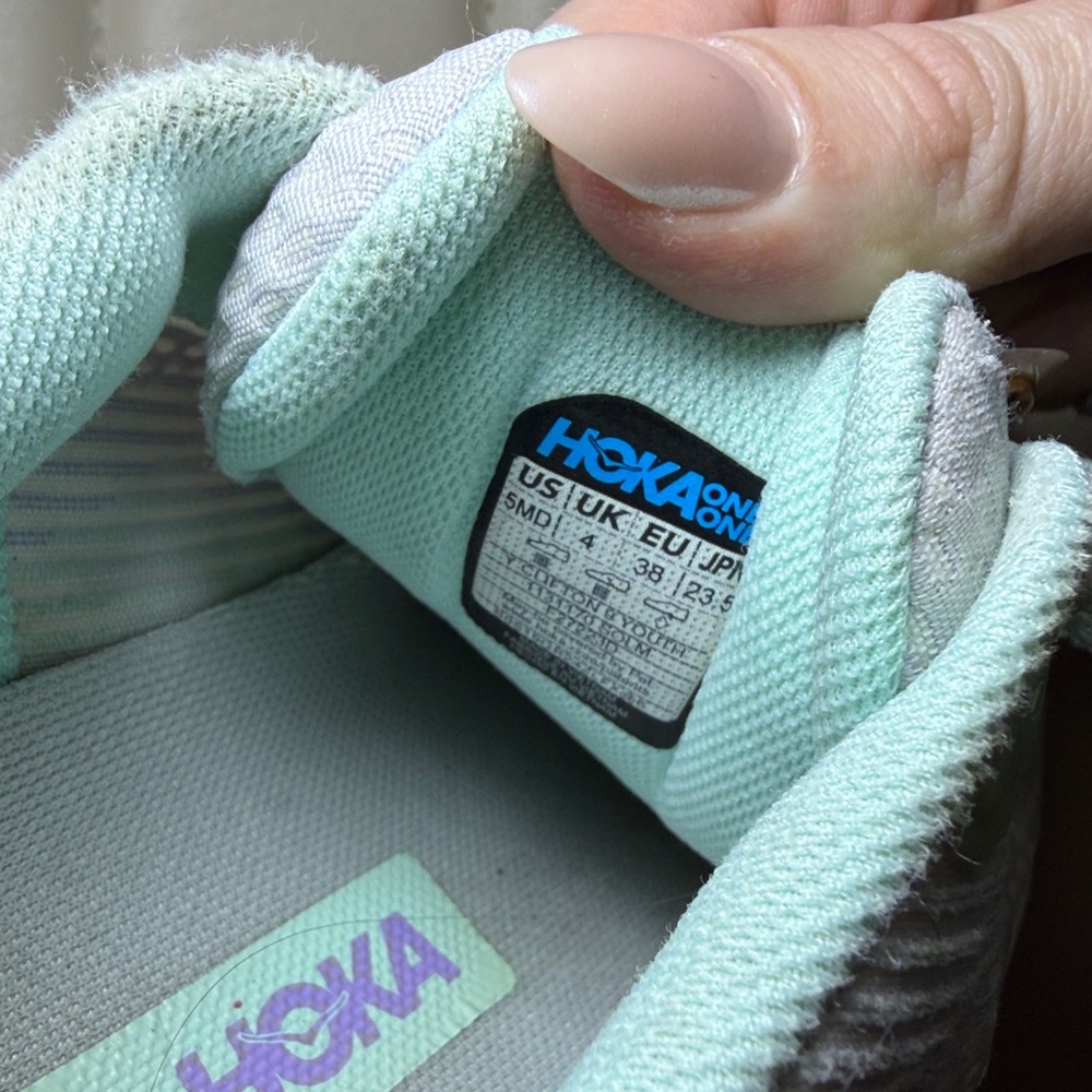HOKA Clifton 9 Sneakers Size 5MD White / Mint / Lavender - Picture 5 of 12